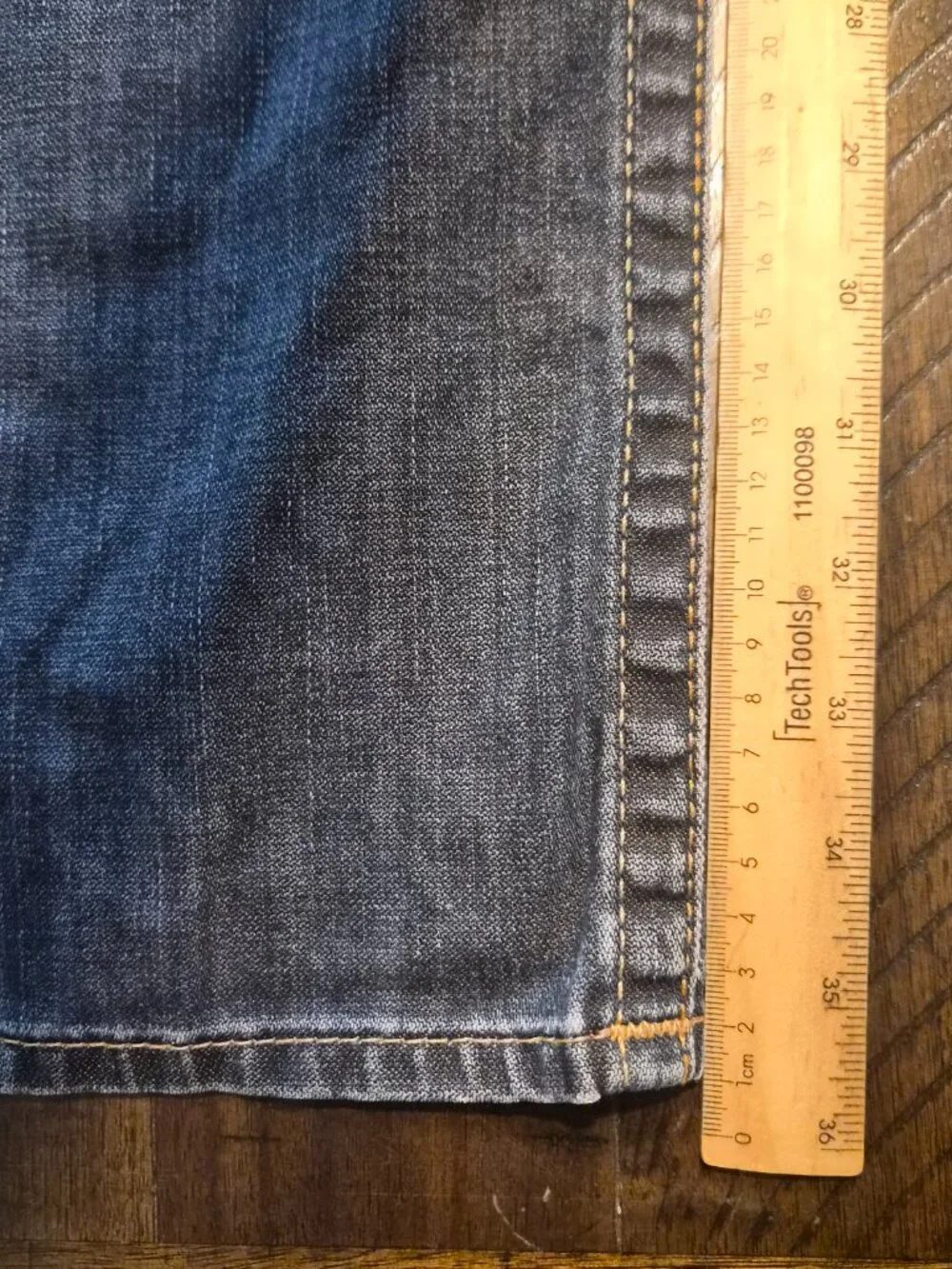 True Religion Mens Jeans Straight  Flap Size 38 X 36 Distressed Braid G678